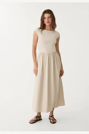 Stradivarius Vestido midi combinado 32