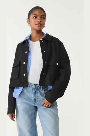 Stradivarius Cazadora corta soft 26
