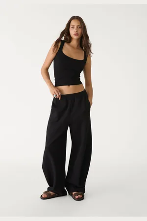 Stradivarius Camiseta escote cuadrado 26