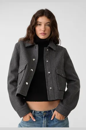 Stradivarius Cazadora corta soft 24