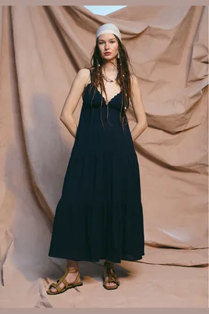 Stradivarius Vestido fluido largo bordados 26