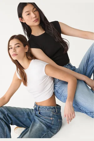 Stradivarius Pack 2 camisetas básicas ajustadas crop 30