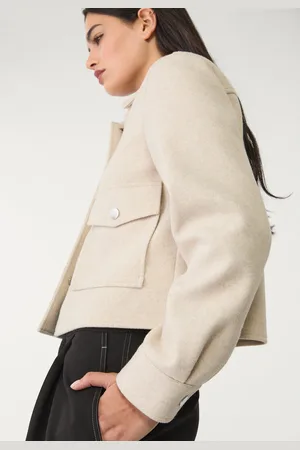 Stradivarius Cazadora corta soft 26