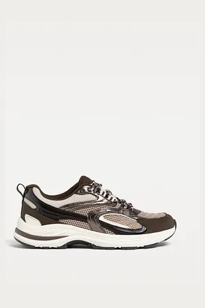 Stradivarius Zapatillas deportivas piezas 24