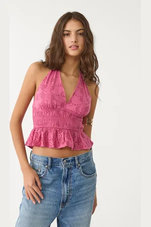 Stradivarius Top halter bordado 24