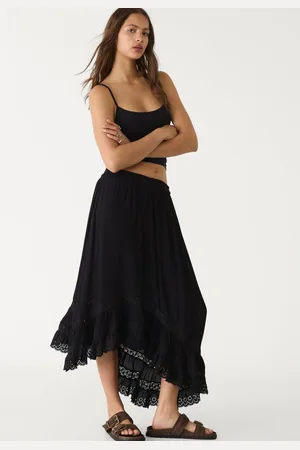 Stradivarius Falda midi volante asimétrica 28