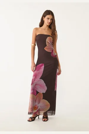 Stradivarius Vestido hombros descubiertos flor 26