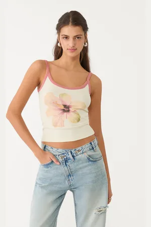 Stradivarius Camiseta tirantes hibiscos 26